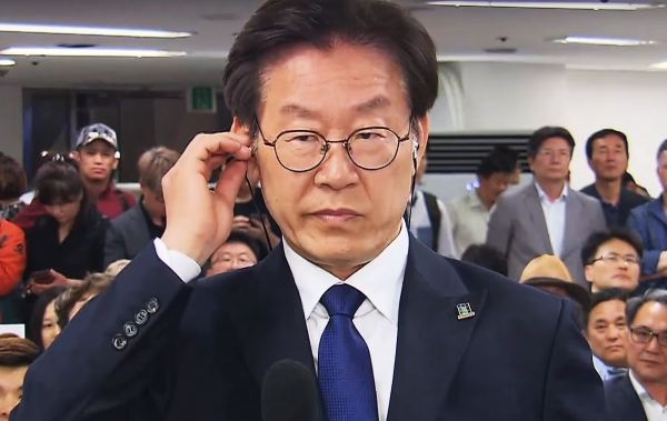 김부선 스캔들 관련 고소를 예고했던 이재명 경기도지사 당선인. /유튜브 캡처