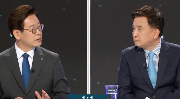 이재명 더불어민주당 경기도지사 후보(왼)와 김영환 바른미래당 후보. /유튜브 캡처