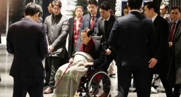 신격호(96) 롯데 명예회장에 대해 11일 검찰이 벌금 1억원의 형을 내려달라고 요청했다./연합뉴스