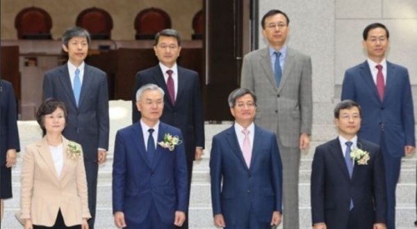 대법원이 오는 11월 2일 퇴임하는 김소영 대법관의 후임 대법관을 선정하기 위한 인선 절차에 들어갔다./연합뉴스