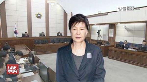 대법원 2부는 박 전 대통령의 구속 기간을 오는 4월 16일 자정까지 연장하기로 결정했다고 밝혔다.