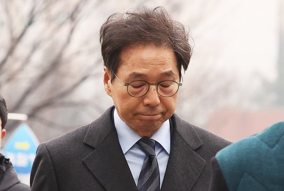 박영우 대유위니아 회장이 19일 수원지방법원 성남지원에서 열린 구속 전 피의자 심문(영장실질심사)에 출석하고 있다. (사진=연합뉴스)