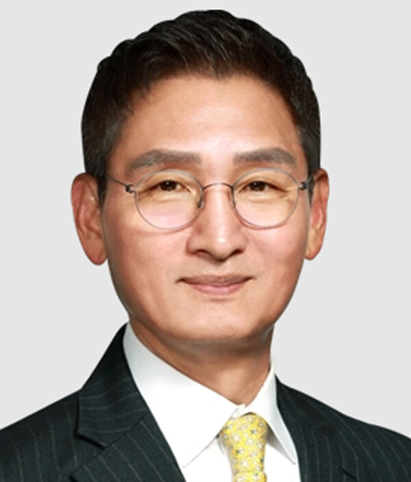 건진법사 관봉권 띠지 분실 의혹과 쿠팡 퇴직금 미지급 사건 불기소 외압 의혹을 수사할 특별검사로 안권섭(60ㆍ사법연수원 25기) 법무법인 대륜 변호사가 임명됐다. /연합늇